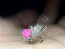 Load image into Gallery viewer, Tabanas(Cdc+Deer Parachute Caddis)
