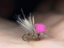 Load image into Gallery viewer, Tabanas(Cdc+Deer Parachute Caddis)
